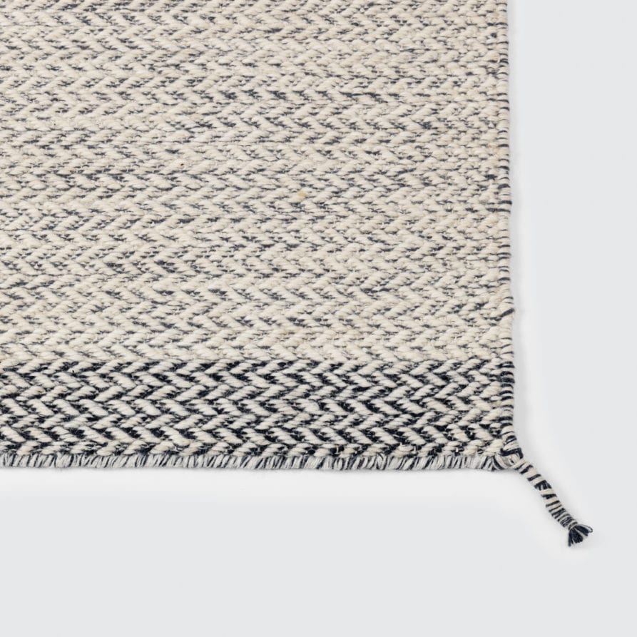 Ply_rug_offwhite_detail_med-res1200x1200