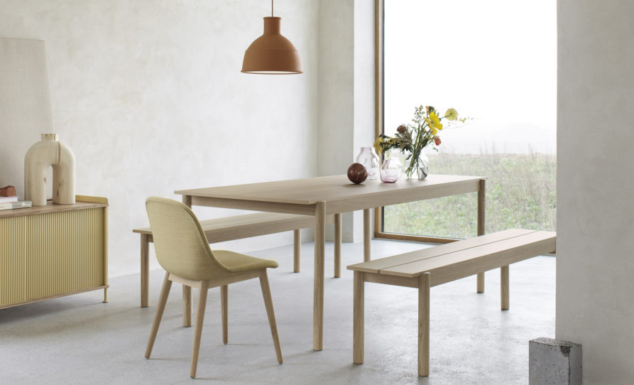 BANNER-Linear-wood-series-oak-fiber-side-chair-oak-canvas-414-enfold-sideboard-low-oak-sand-unfold-Muuto-org