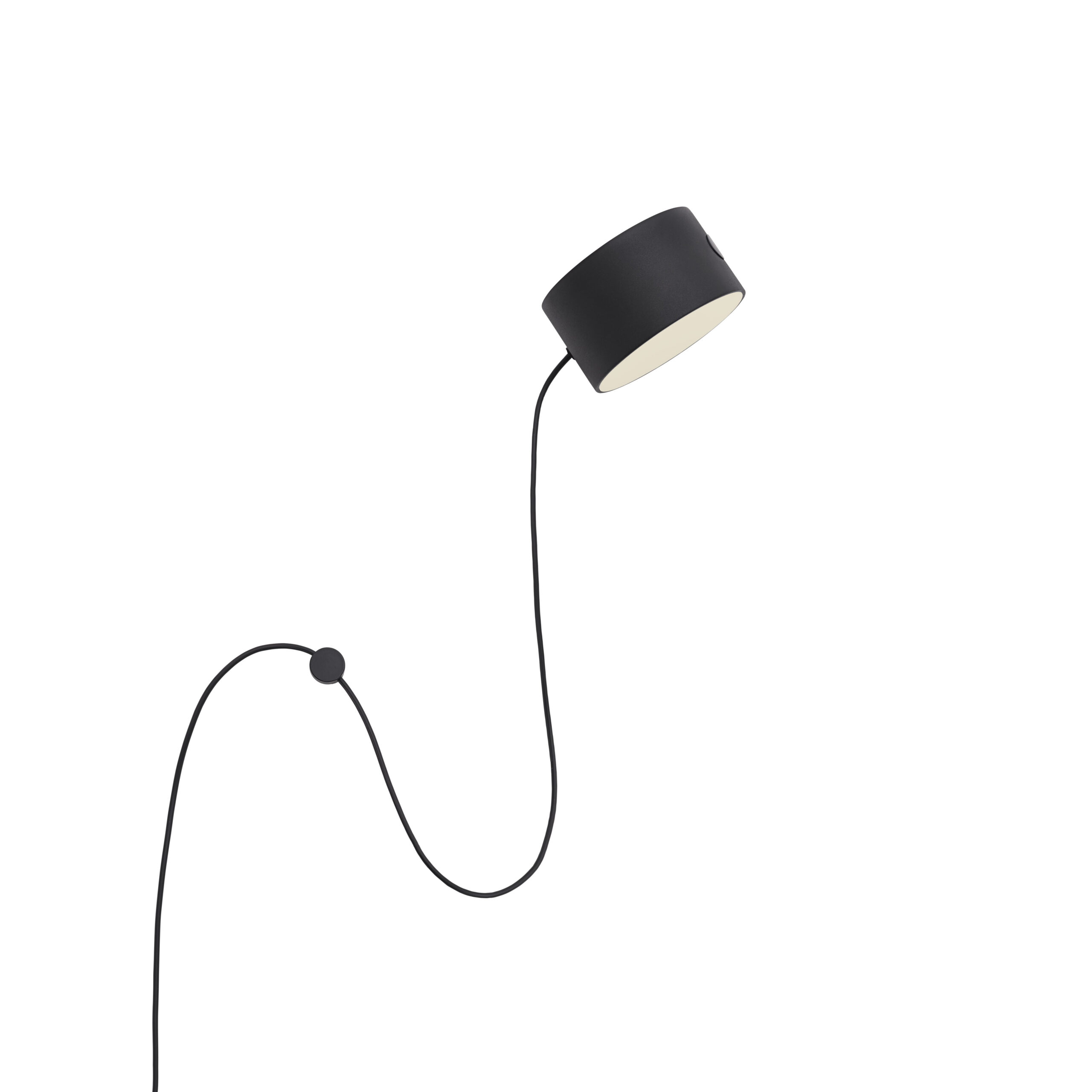 Post-floor-lamp-black-wall-Muutoa-5000×5000-hi-res
