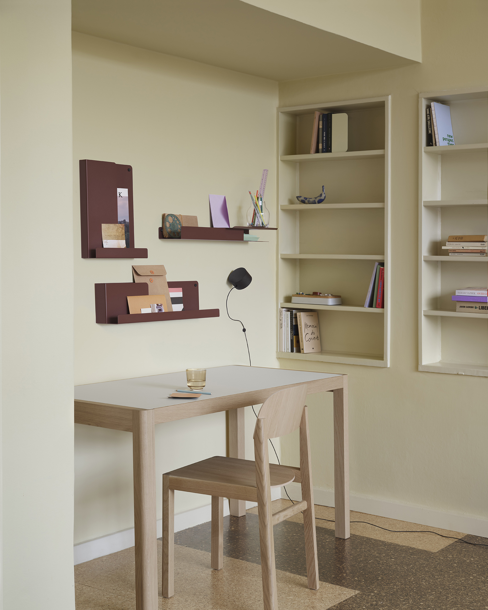 folded-shelves-deep-red-workshop-table-130-warm-grey-linoleum-oak-workshop-chair-post-wall-lamp-silent-11-clear-raise-muuto-org